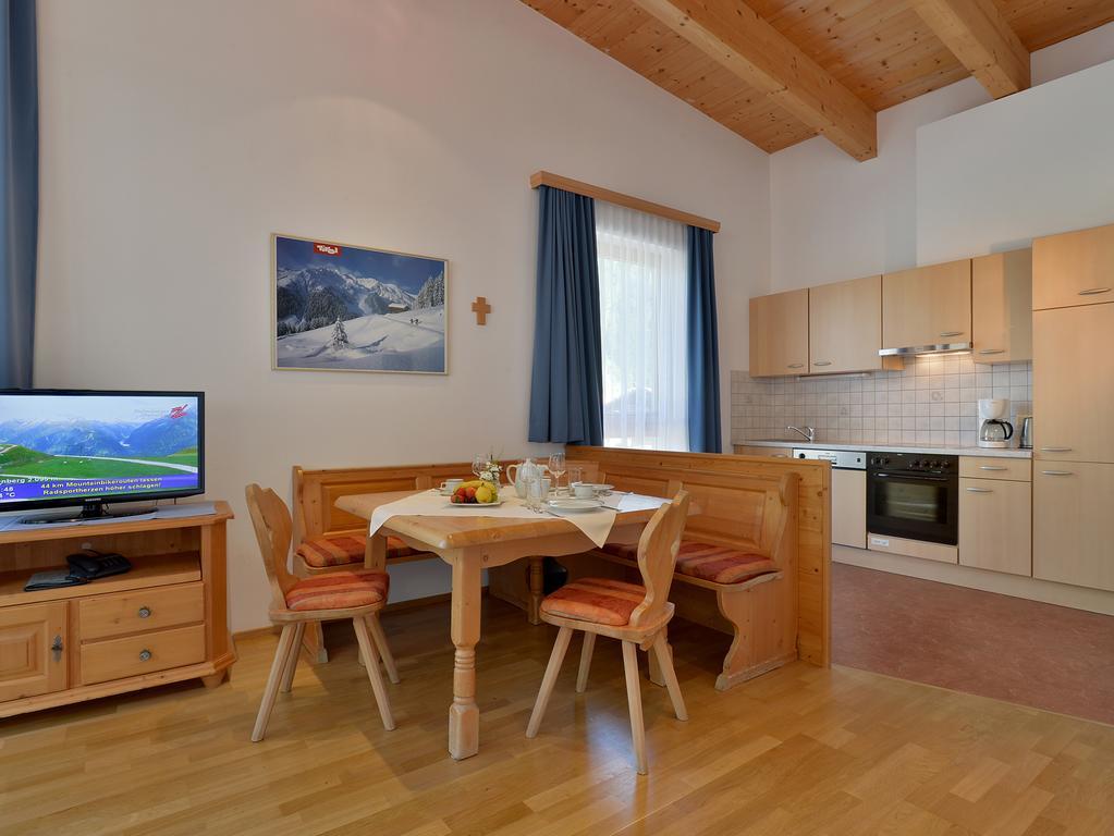 Ferienwohnungen Haus Der Mitte Mayrhofen Phòng bức ảnh